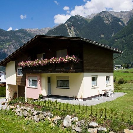 Haus Kleibert Bed and Breakfast Umhausen Exteriör bild