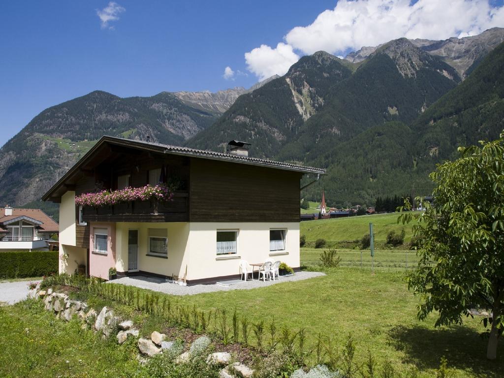 Haus Kleibert Bed and Breakfast Umhausen Exteriör bild